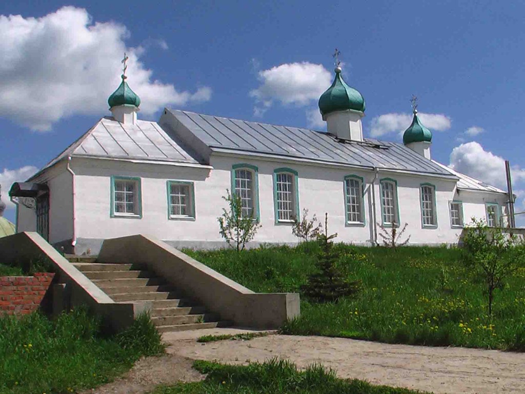 храм Новомученников и Исповедников Российских Свято-Троицкого  Чуфаровского монастыря.