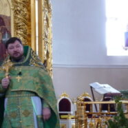 Протоиерей Андрей Копейкин поздравил верующих с праздником Святой Троицы